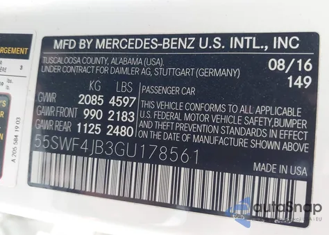 2016 Mercedes-Benz C 300 z USA, uszkodzony, nr VIN 55SWF4JB3GU178561